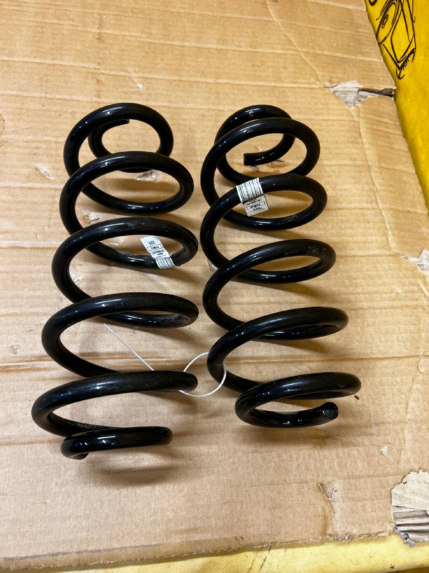 KOMPLET SPRĘŻYNY ZAWIESZENIA TYŁ FORD KUGA MK3 LIFT