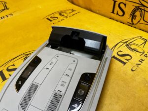 LAMPKA OŚWIETLENIE PODSUFITKI PRZÓD PRZEDNIA AUDI A8 D4