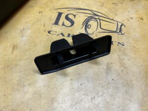 OSŁONA ZAŚLEPKA ZAMKA KLAPY TYŁ BAGAŻNIKA LAND ROVER DISCOVERY V L462