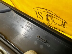 NOWA LISTWA ZEWNĘTRZNA SŁUPKA SZYBY PRZÓD LEWA LAND ROVER DISCOVERY V L462