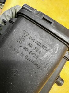 FILTR WĘGLOWY PAR PALIWA PORSCHE CARRERA 911 996 3.4