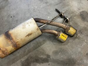 WYDECH RURA WYDECHOWA TŁUMIK KATALIZATOR PRAWY MERCEDES G63 AMG W463 LIFT