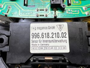 LAMPKA OŚWIETLENIE PODSUFITKI PRZÓD PORSCHE CARRERA 911 996 CABRIO