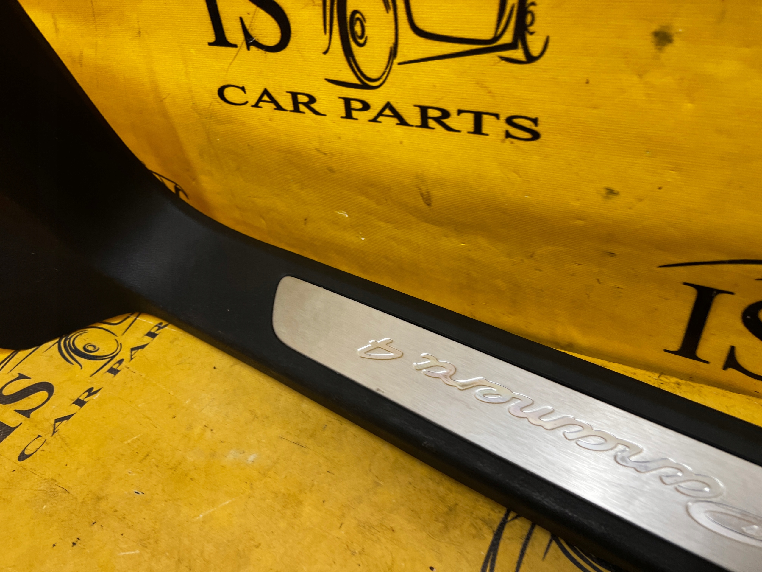 PLASTIK OSŁONA PROGU SŁUPKA A PRZÓD PRAWY PORSCHE PANAMERA 4 970 I