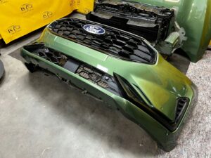 PRZÓD ZDERZAK LAMPY MASKA BŁOTNIKI FORD KUGA MK3 LIFT 1.5 EB BURSTING GREEN