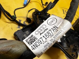 WIĄZKA INSTALACJA DRZWI TYŁ AUDI A8 D5